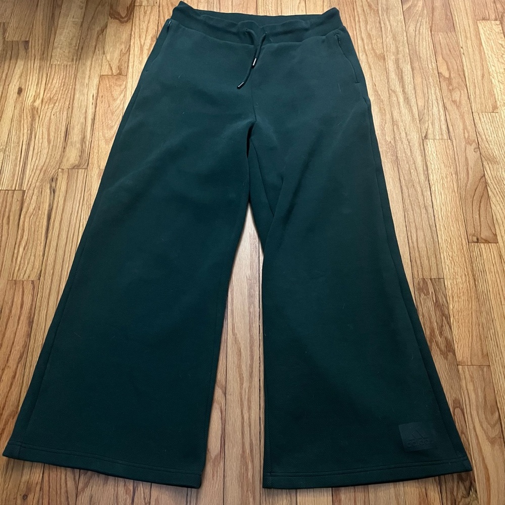 Adidas Badge of Sport Wide Leg Women’s Waffle Sweatpants L Green Multi Sp